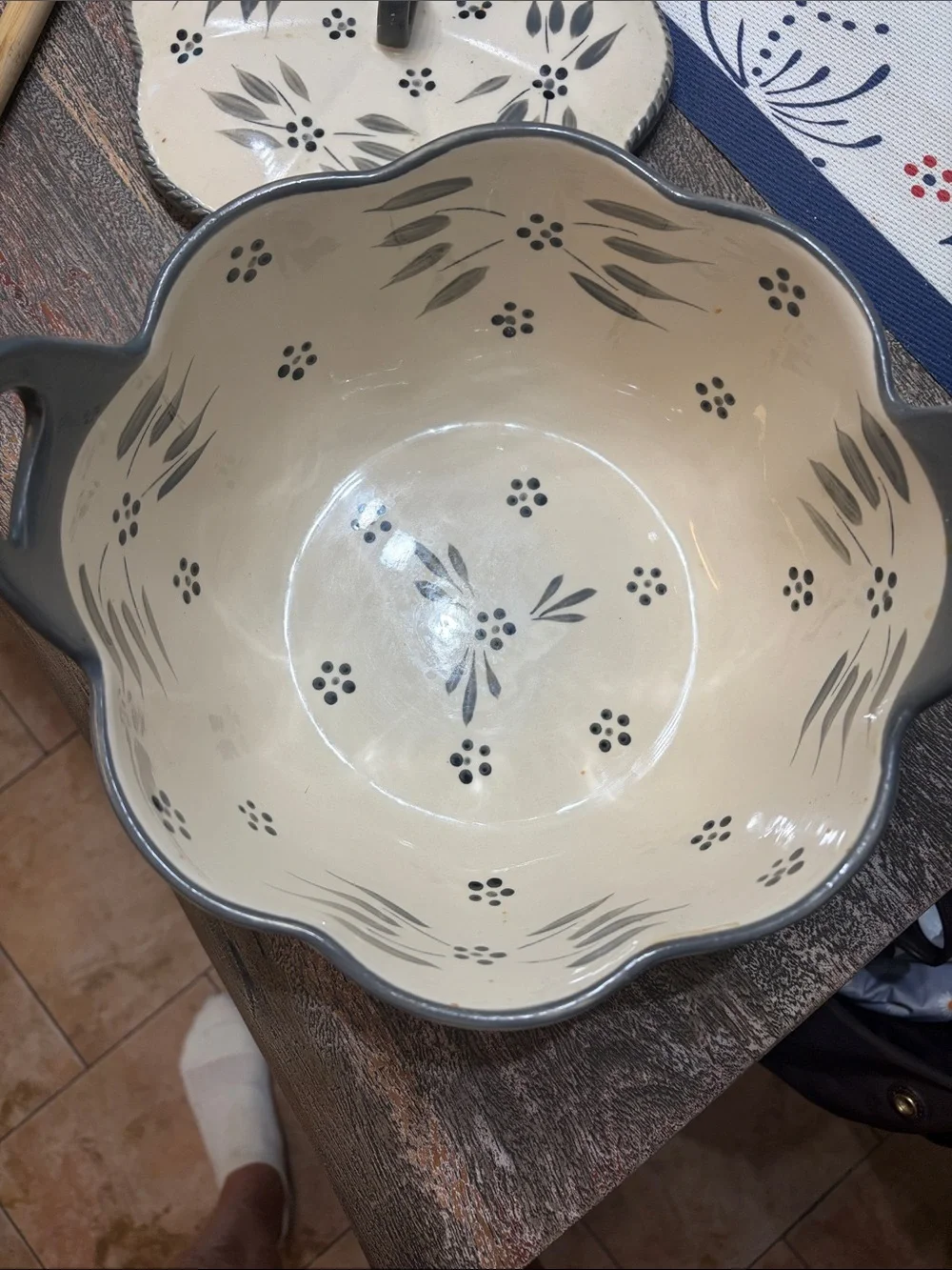 Temp-tations 3 quart Old World  Covered Casserole